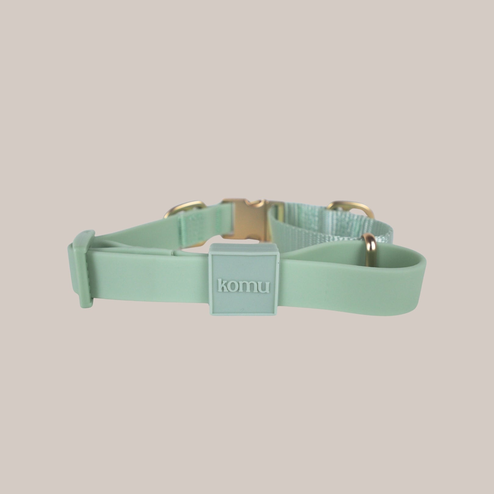 Komu Martingale Collar