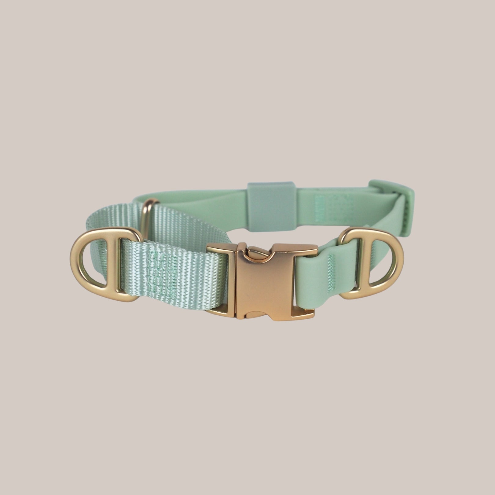 Komu Martingale Collar